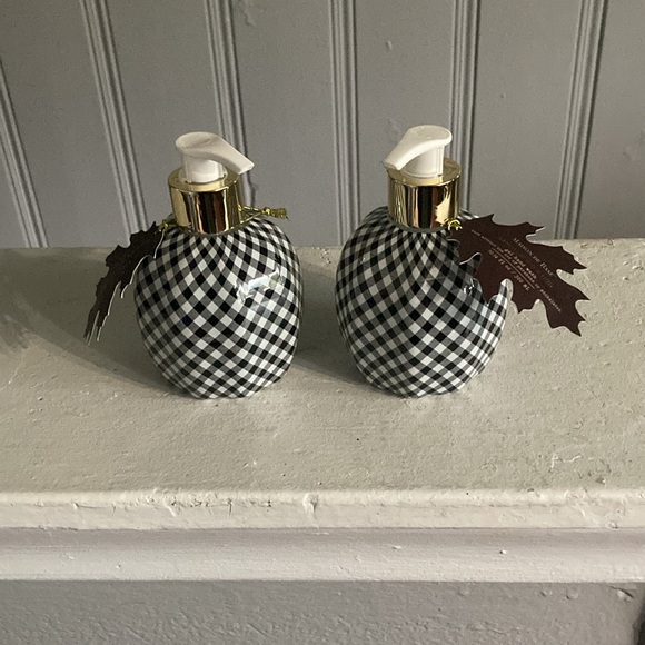 NWT 2- Maison De Base- Buffalo Check Pumpkin Sandalwood & OUD Scented Hand Soaps - Picture 13 of 17
